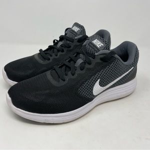 Nike Revolution 3 womens size 7.5 running walking shoes 819303-001